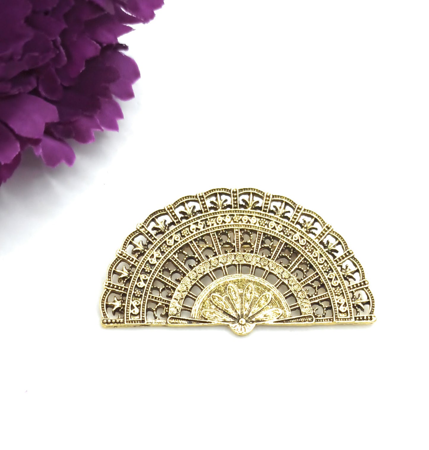 Broche Dorado Mediano · Abanico Estilo Vintage (Talla M)