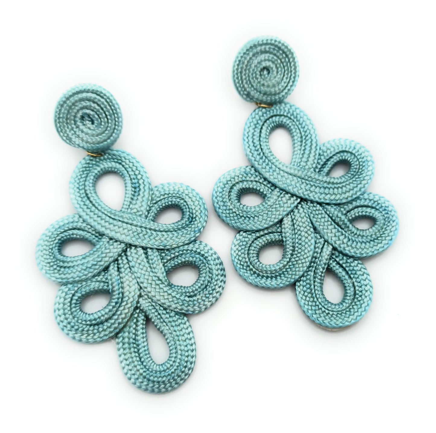 Pendientes largos y ligeros de flamenca · Azul Claro