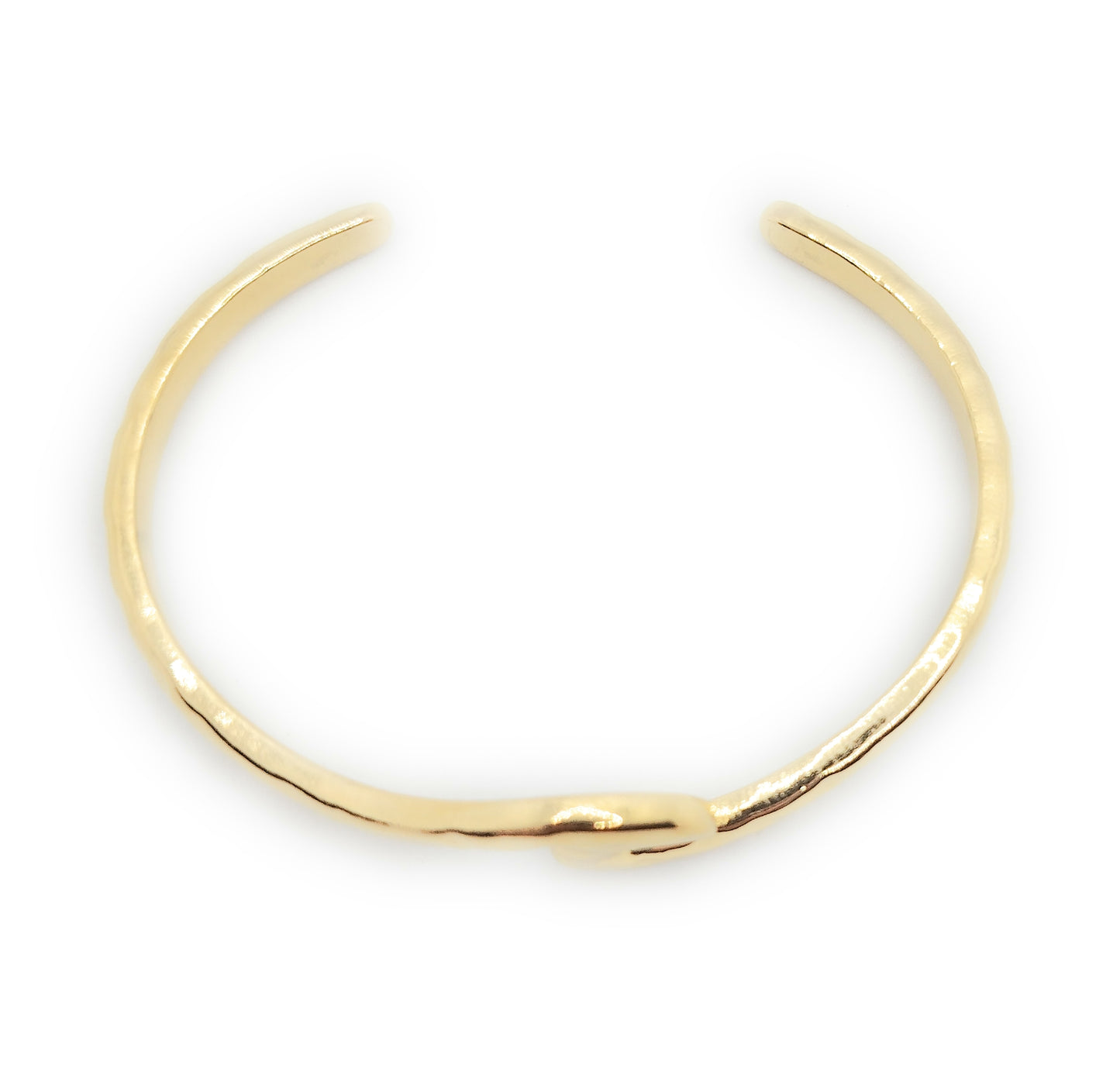 Brazalete Dorado Ola · Elegancia Natural y Brillo Sutil