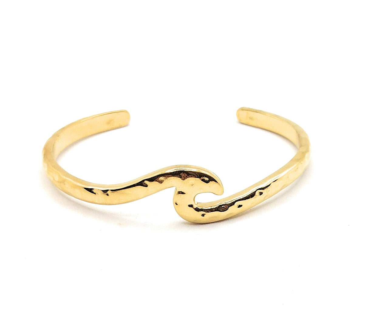 Brazalete Dorado Ola · Elegancia Natural y Brillo Sutil