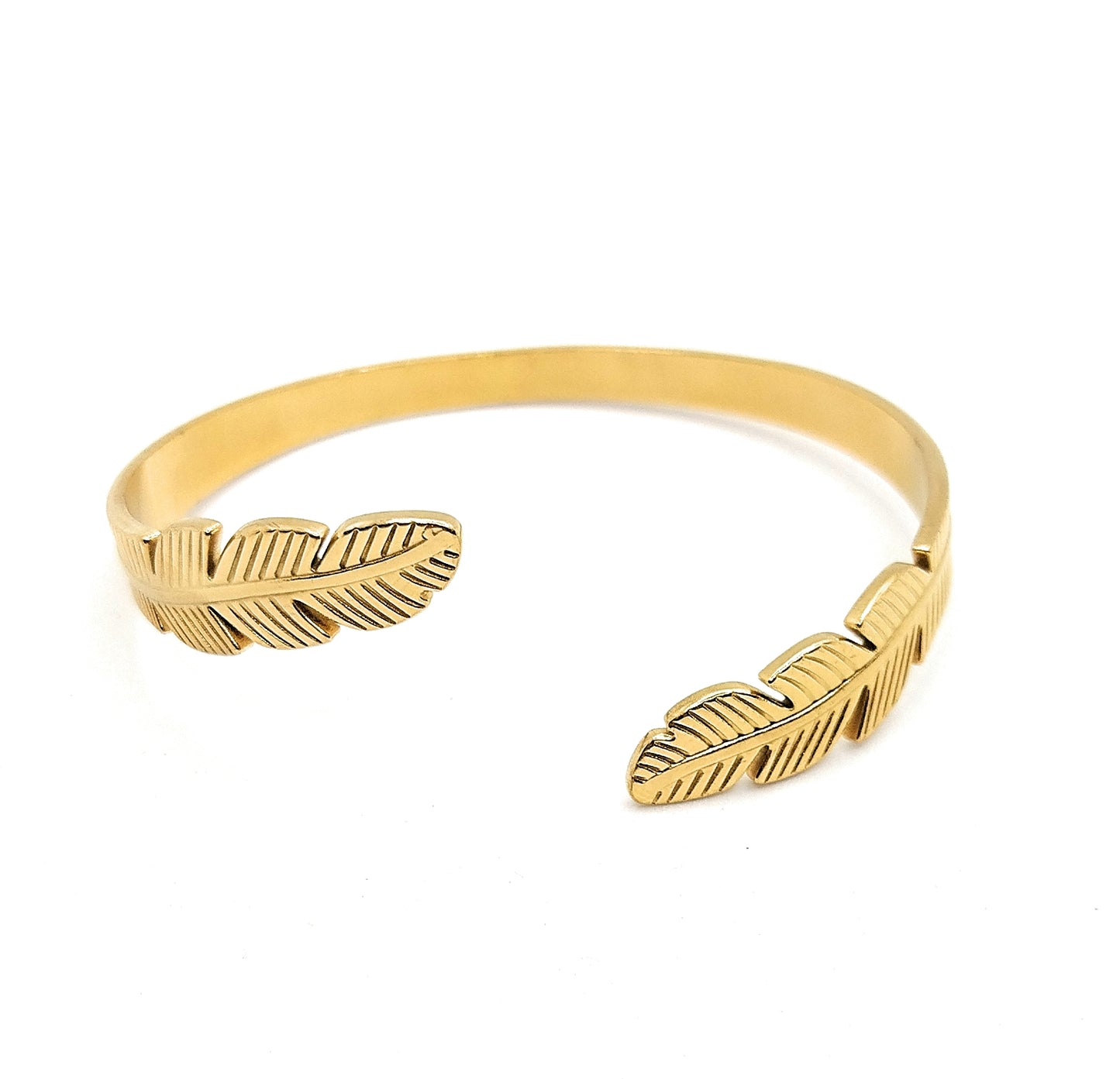 Brazalete Diseño Pluma · Oro Brillo Sútil