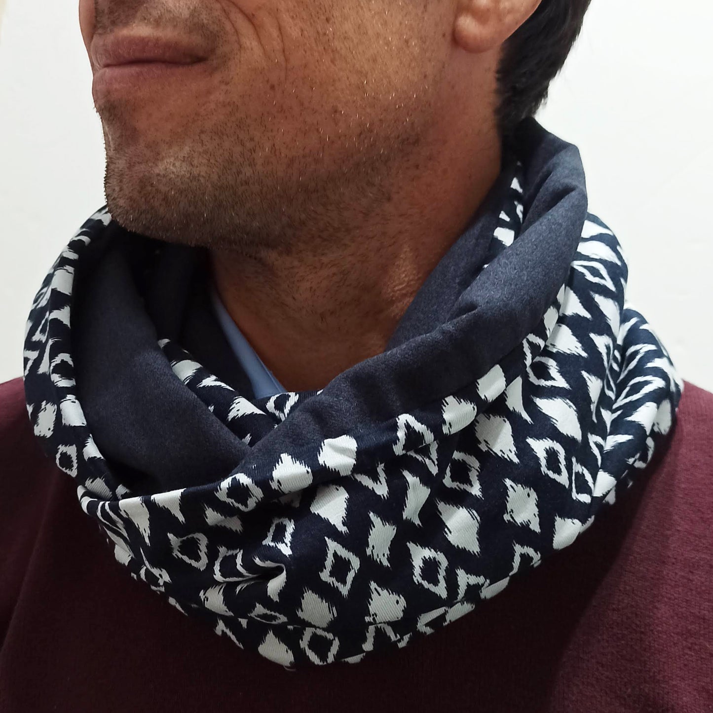 Bufanda Infinita Cuello Hombre · Estampado Rombos, Revés Azul Marino