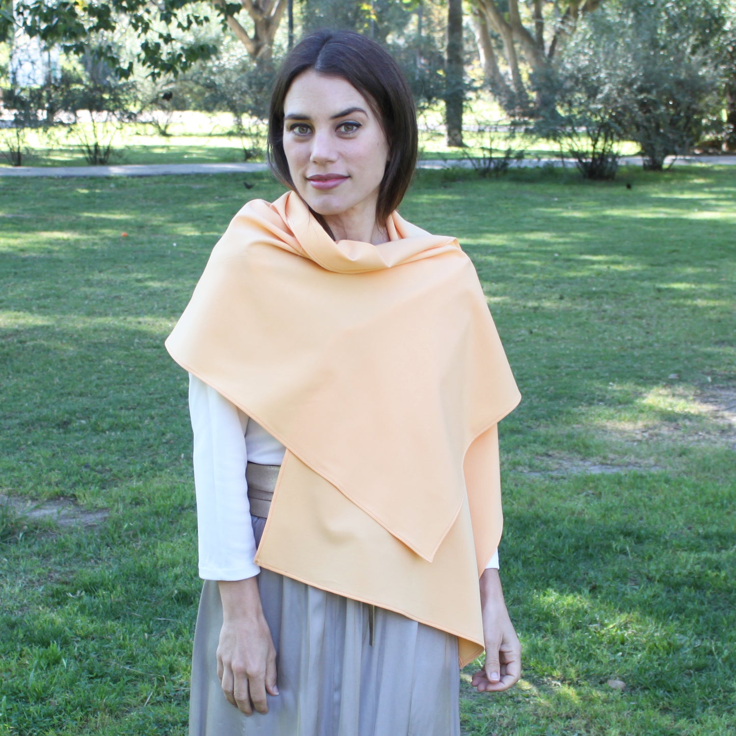 Chal de Fiesta Crepe de Seda – Elegancia Artesanal Hecha en Sevilla · Naranja (50x150cm)