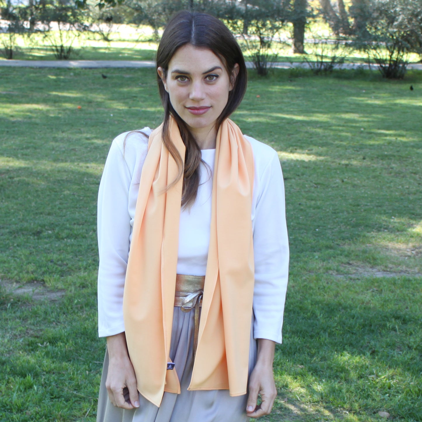 Chal de Fiesta Crepe de Seda – Elegancia Artesanal Hecha en Sevilla · Naranja (50x150cm)