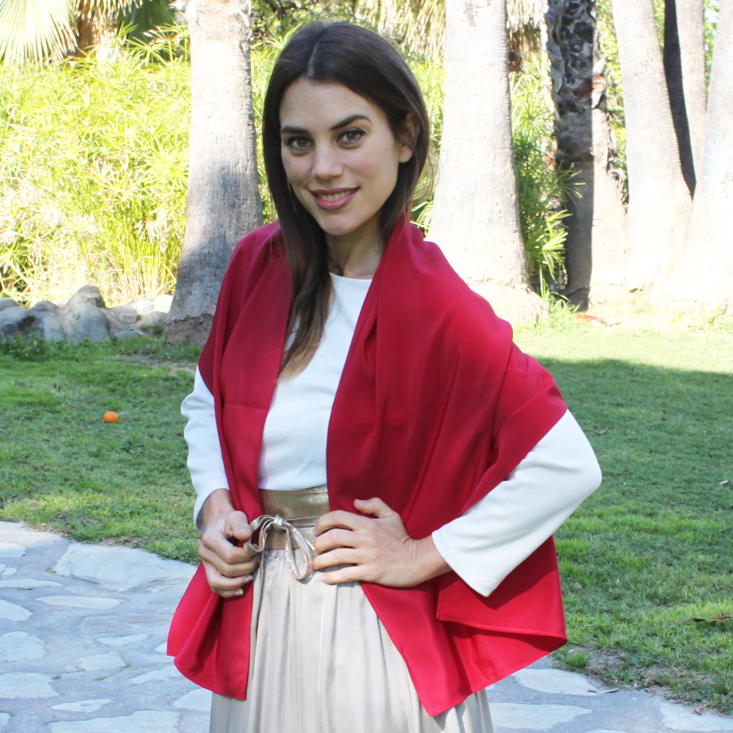 Chal de Fiesta Crepe de Seda – Elegancia Artesanal Hecha en Sevilla · Rojo Rubí (50x150cm) última unidad!