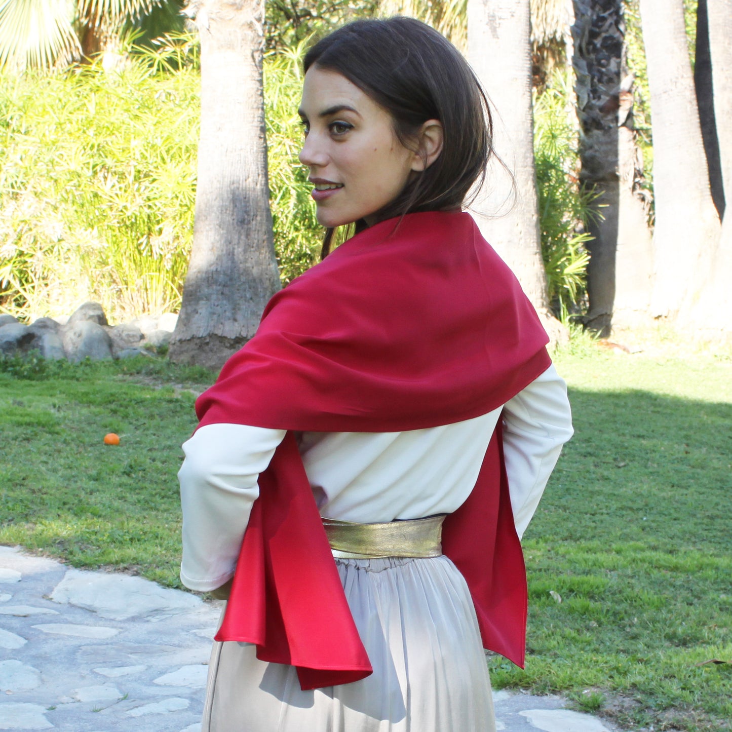 Chal de Fiesta Crepe de Seda – Elegancia Artesanal Hecha en Sevilla · Rojo Rubí (50x150cm) última unidad!