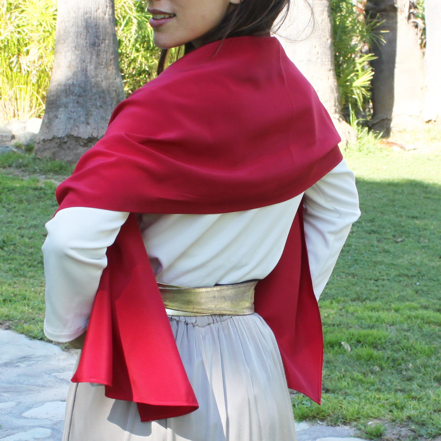 Chal de Fiesta Crepe de Seda – Elegancia Artesanal Hecha en Sevilla · Rojo Rubí (50x150cm) última unidad!