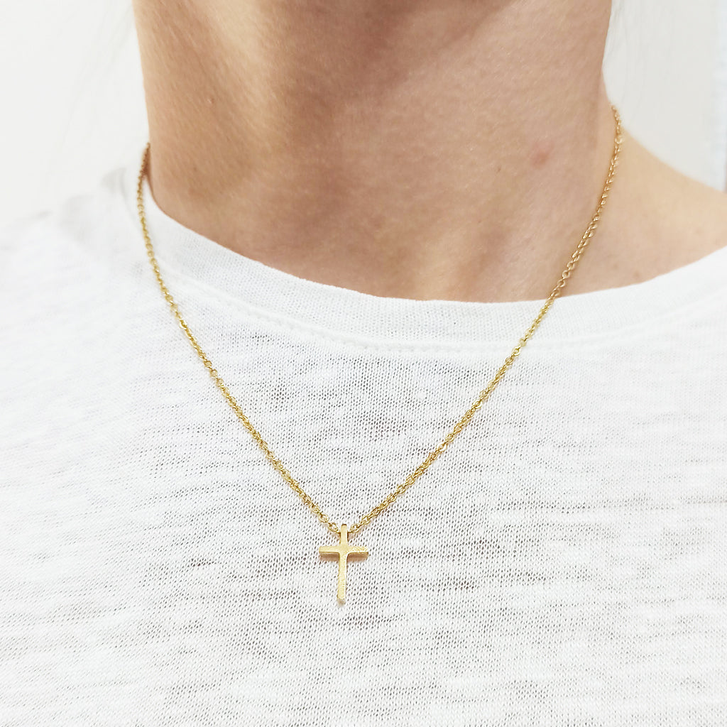 Collar Corto dorado Gargantilla · Cruz Dorado 3D