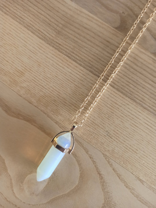 Péndulo Hexagonal de Piedra Semipreciosa Natural con Collar Corto Dorado · Piedra Luna (últimas unidades!)