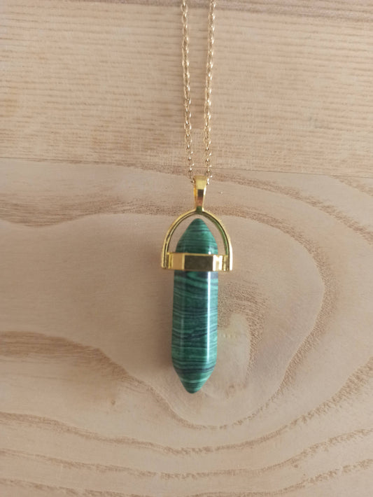 Péndulo Hexagonal de Piedra Semipreciosa Natural con Collar Corto Dorado · Malachite Verde (últimas unidades!)