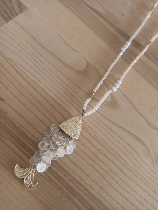 Collar largo de cristal con colgante de pez dorado – edición exclusiva (última unidad!) Color beis
