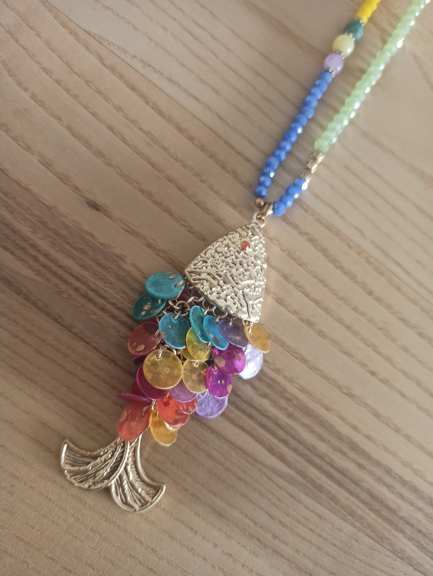 Collar largo de Cristal con Colgante de Pez dorado – Edición exclusiva Multicolor