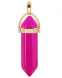 Péndulo Hexagonal de Piedra Semipreciosa Natural con Collar Corto Dorado · Jade Fucsia (últimas unidades!)