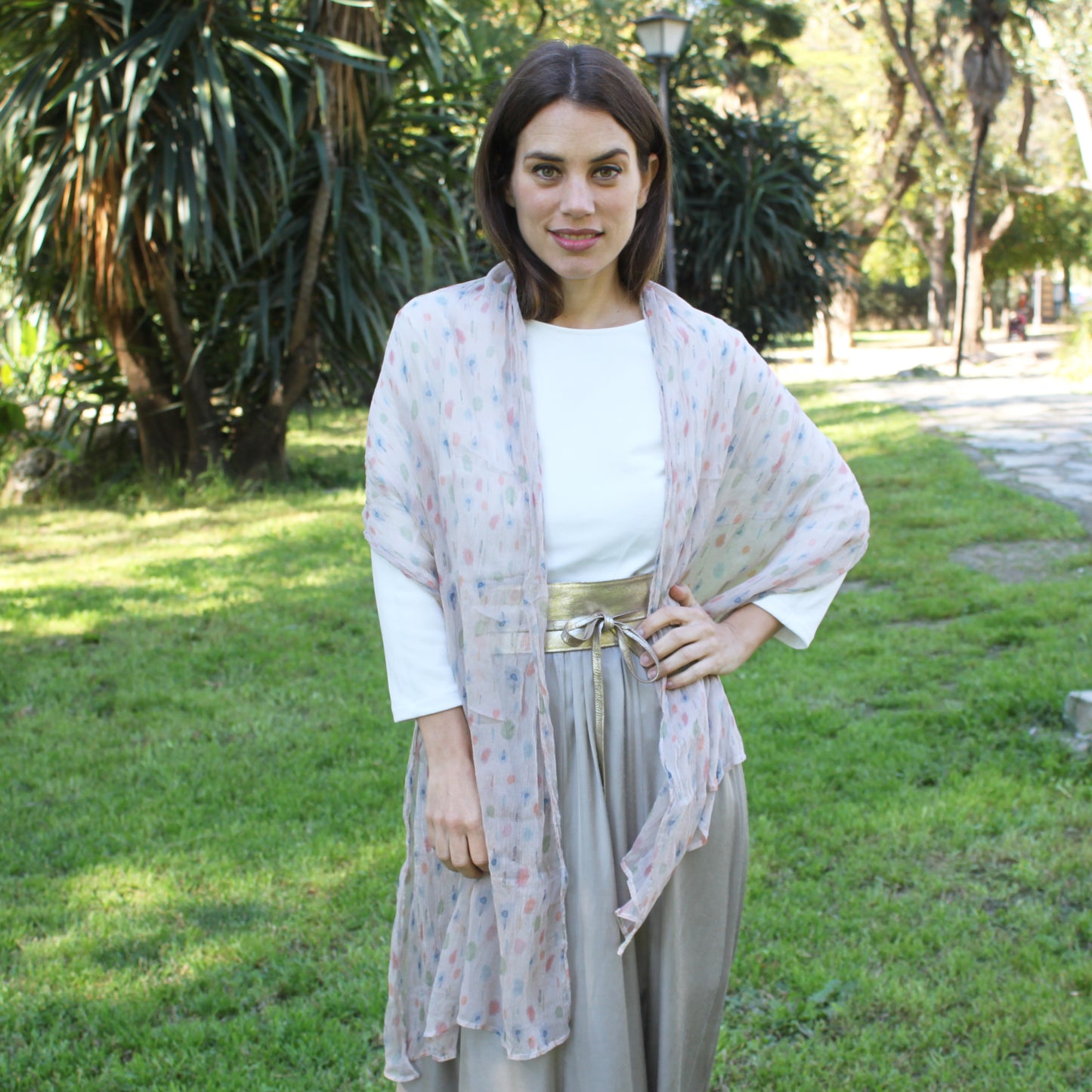 Chal Fular de Seda Natural Rosa con Lunares Multicolor – Exclusivo y Artesanal · Seda Natural 100% (última unidad!)