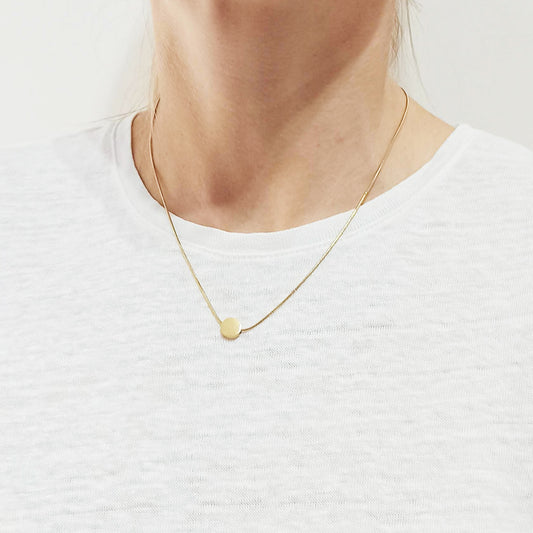 Collar Corto Dorado · Círculo