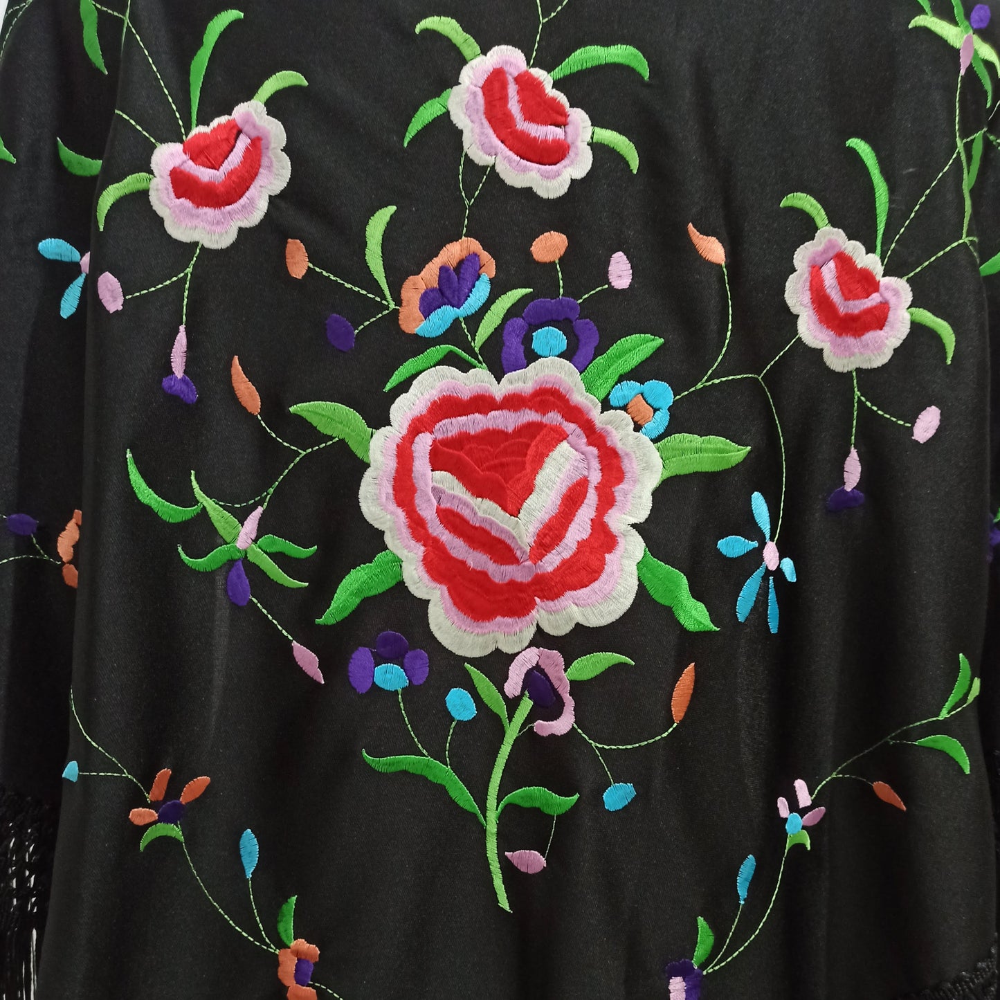 Mantón Flamenco Grande Bordado · Negro Multicolor Flor Grande (160 x 85cm) últimas unidades!
