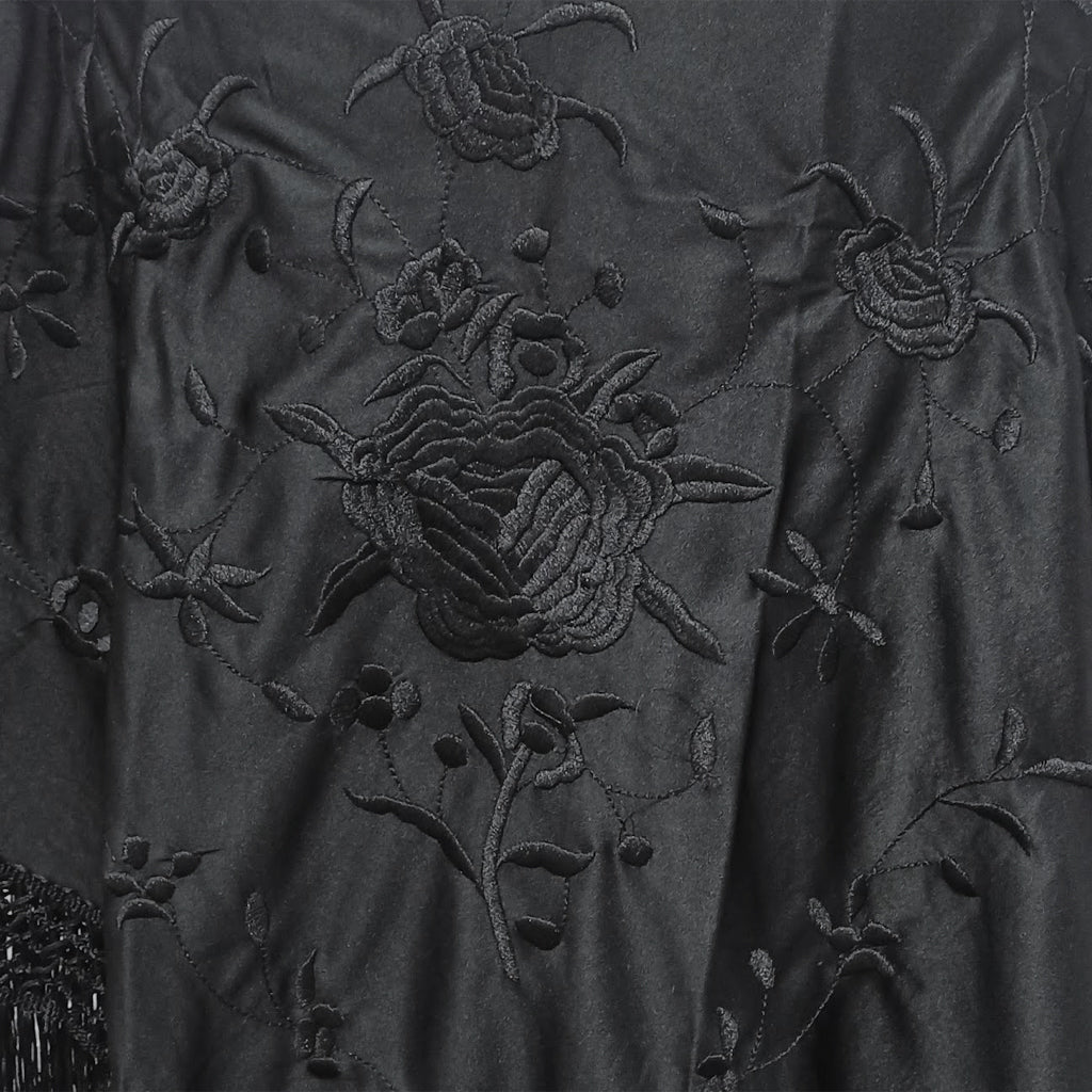 Mantón Flamenco Grande Bordado · Gran Flor Negro Bordado Negro (160 x 85cm)