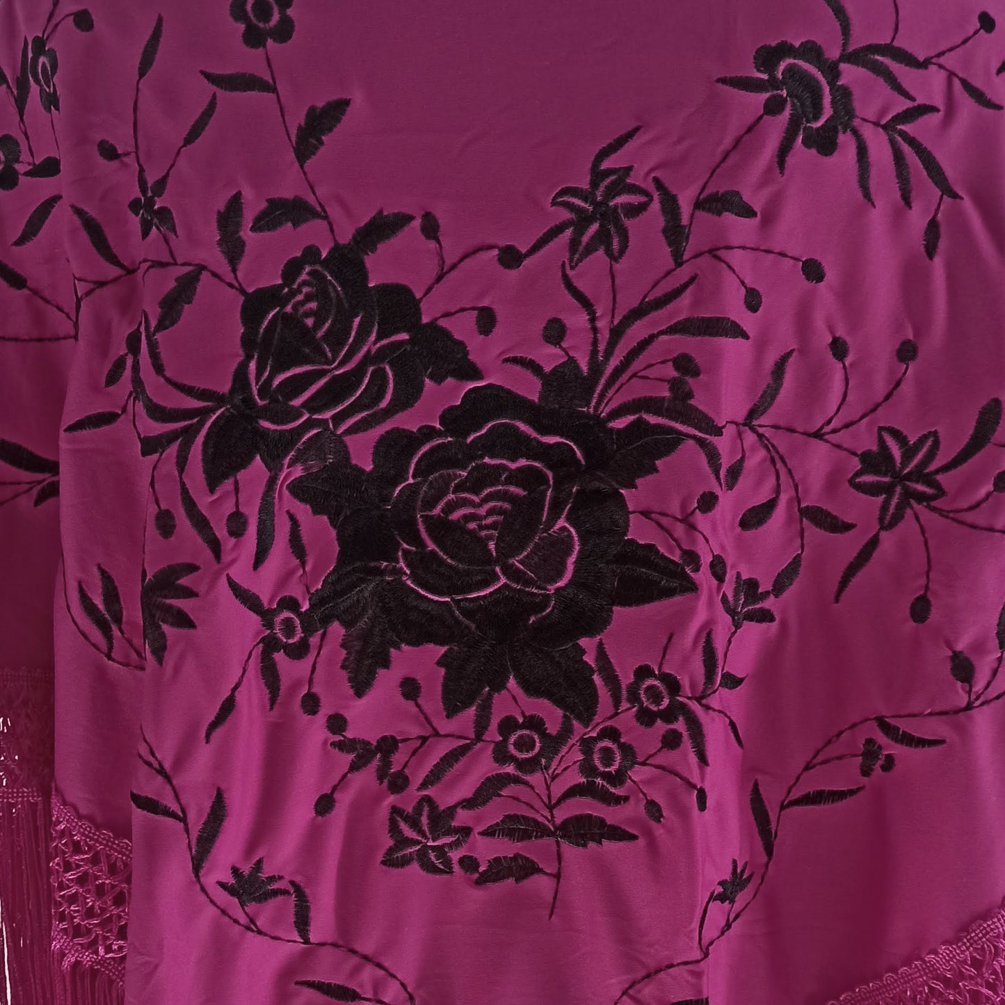 Mantón Flamenco Grande Bordado · Buganvilla Negro (160 x 85cm) última unidad!