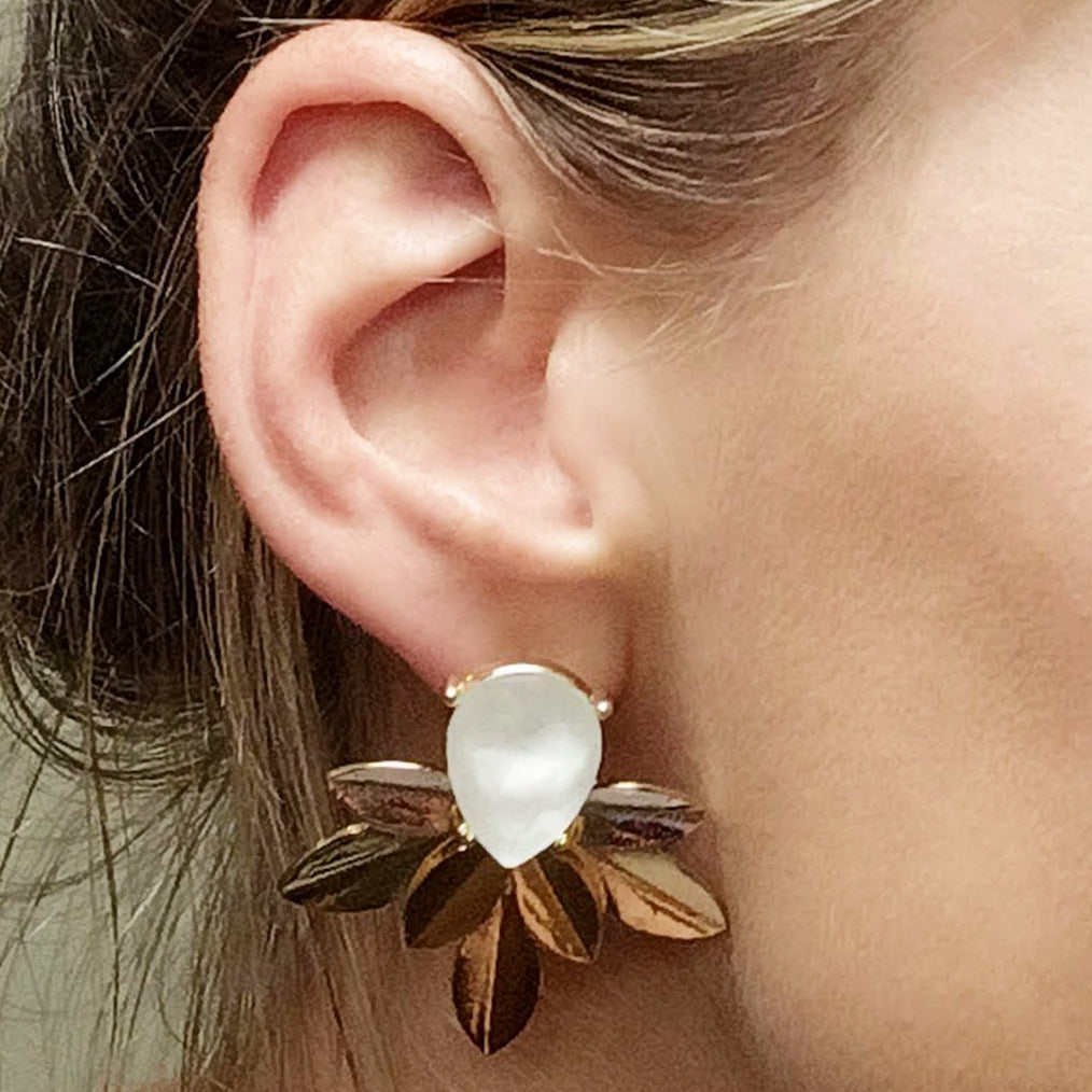 Pendientes Dorados con Cristal · Oro Hojas Laureles Blanco (última unidad!)
