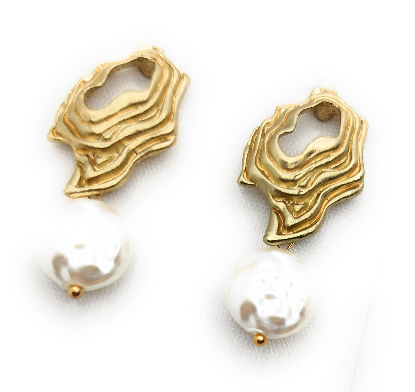 Pendientes dorados · Oro Mate Perla