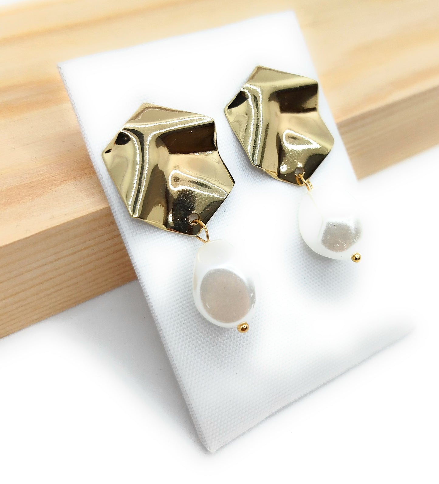 Pendientes dorados largos · Oro Brillo Perla