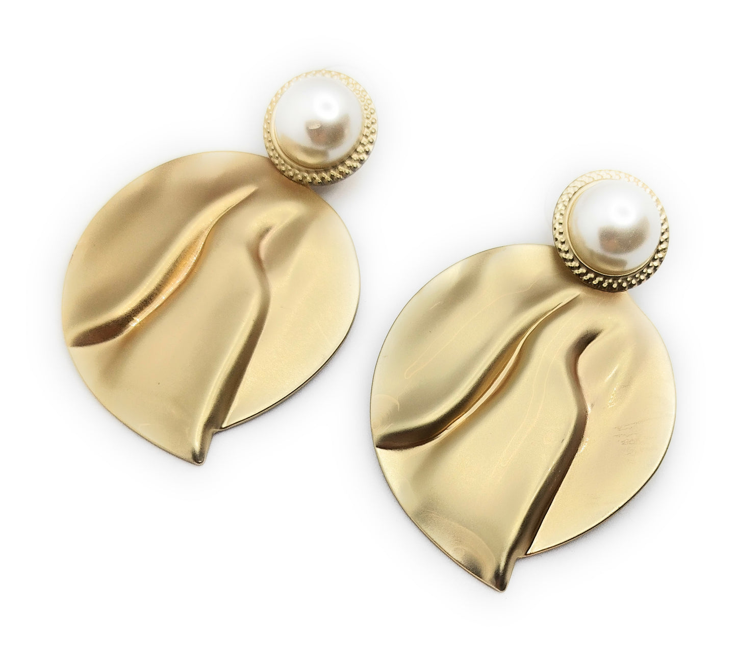 Pendientes dorados largos · Perla Hoja Oro Mate