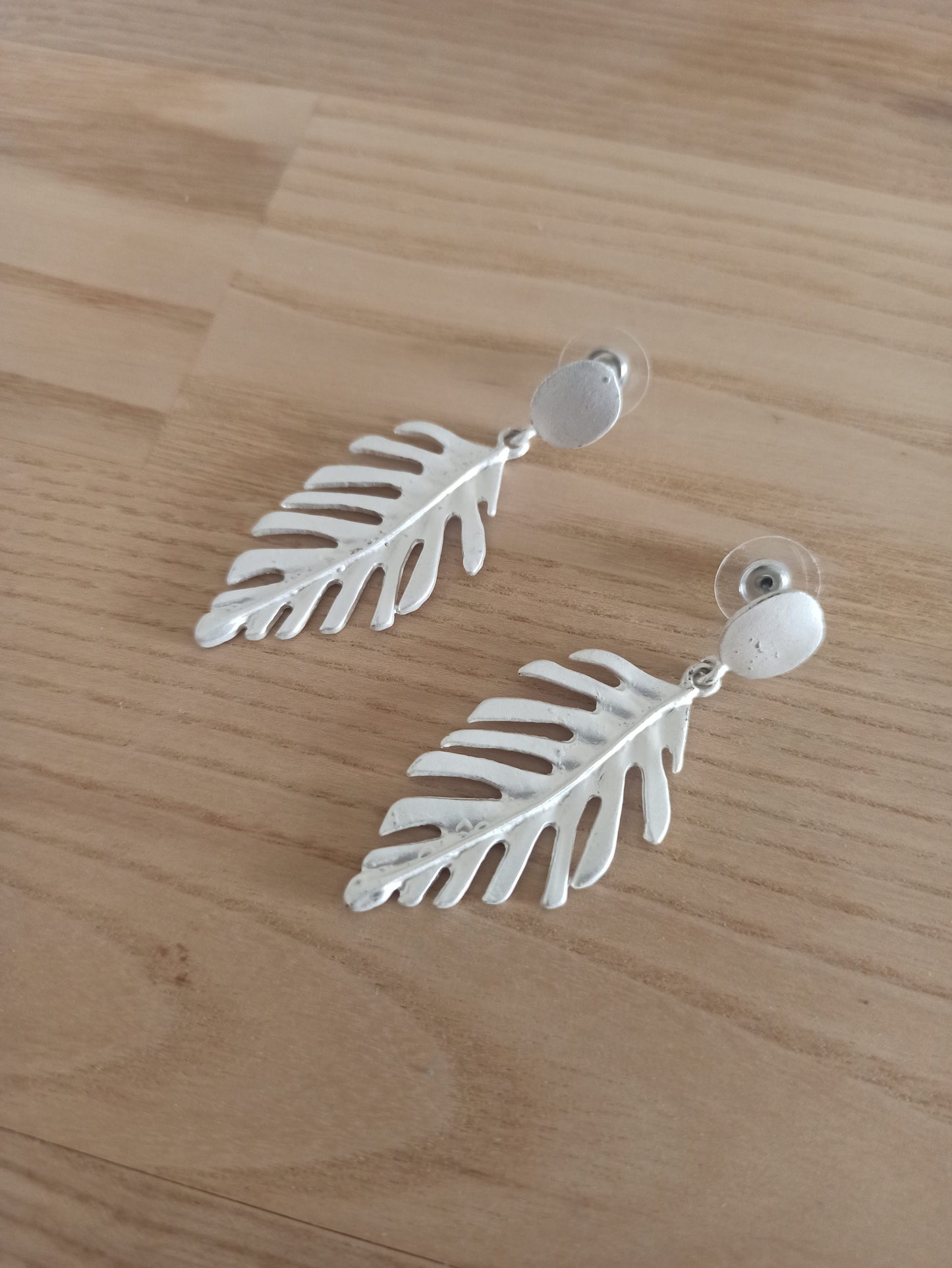 Pendientes Largos Plateado Mate · Hoja (últimas unidades!)