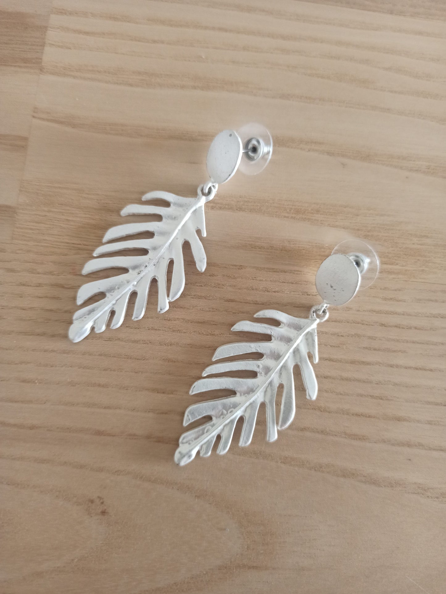 Pendientes Largos Plateado Mate · Hoja (últimas unidades!)