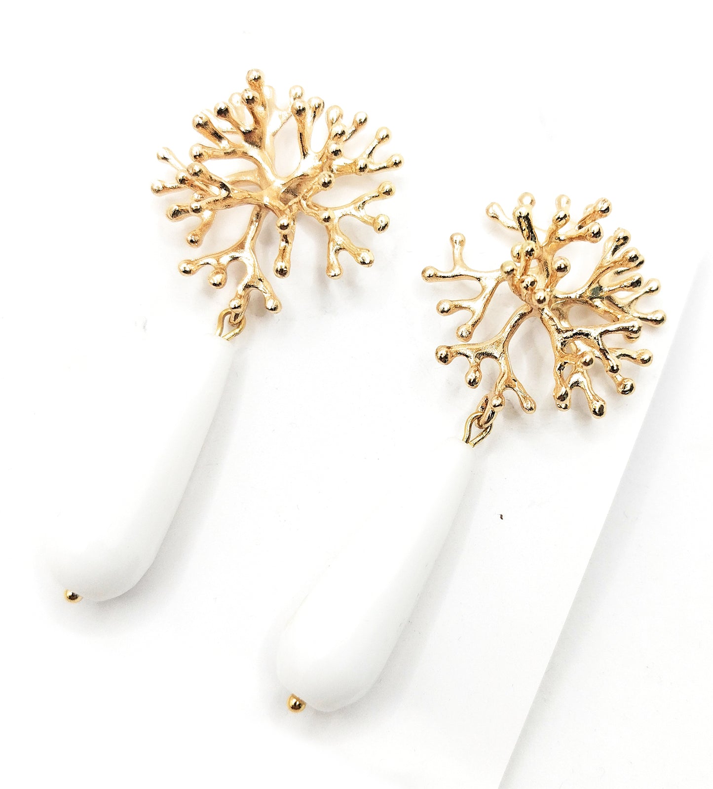 Pendientes Flamencas Doradas · Coral Dorado Blanco (última unidad!)
