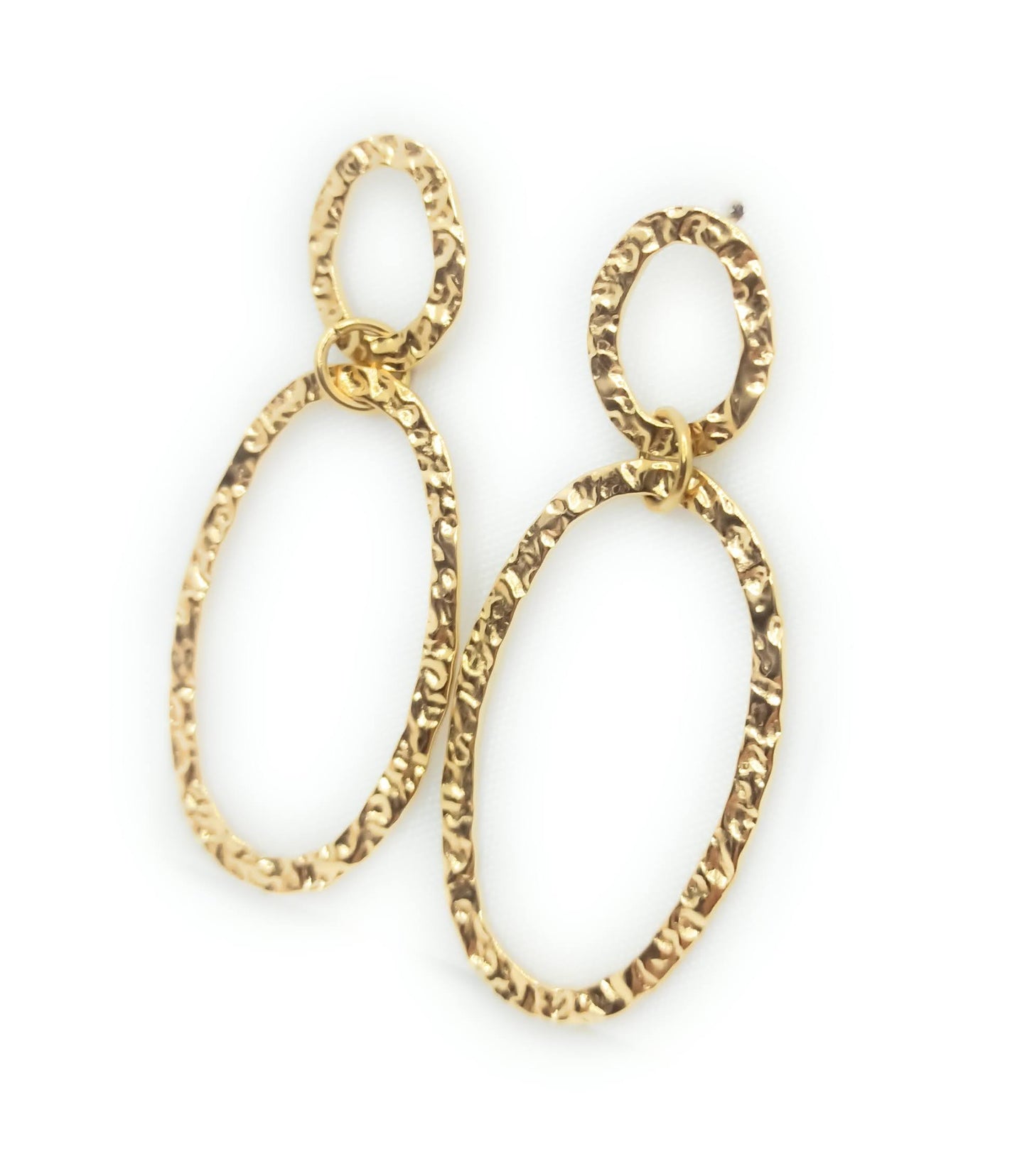 Pendientes Largos Dorados Dobles de oro tallado · Elegancia ligera y artesanal