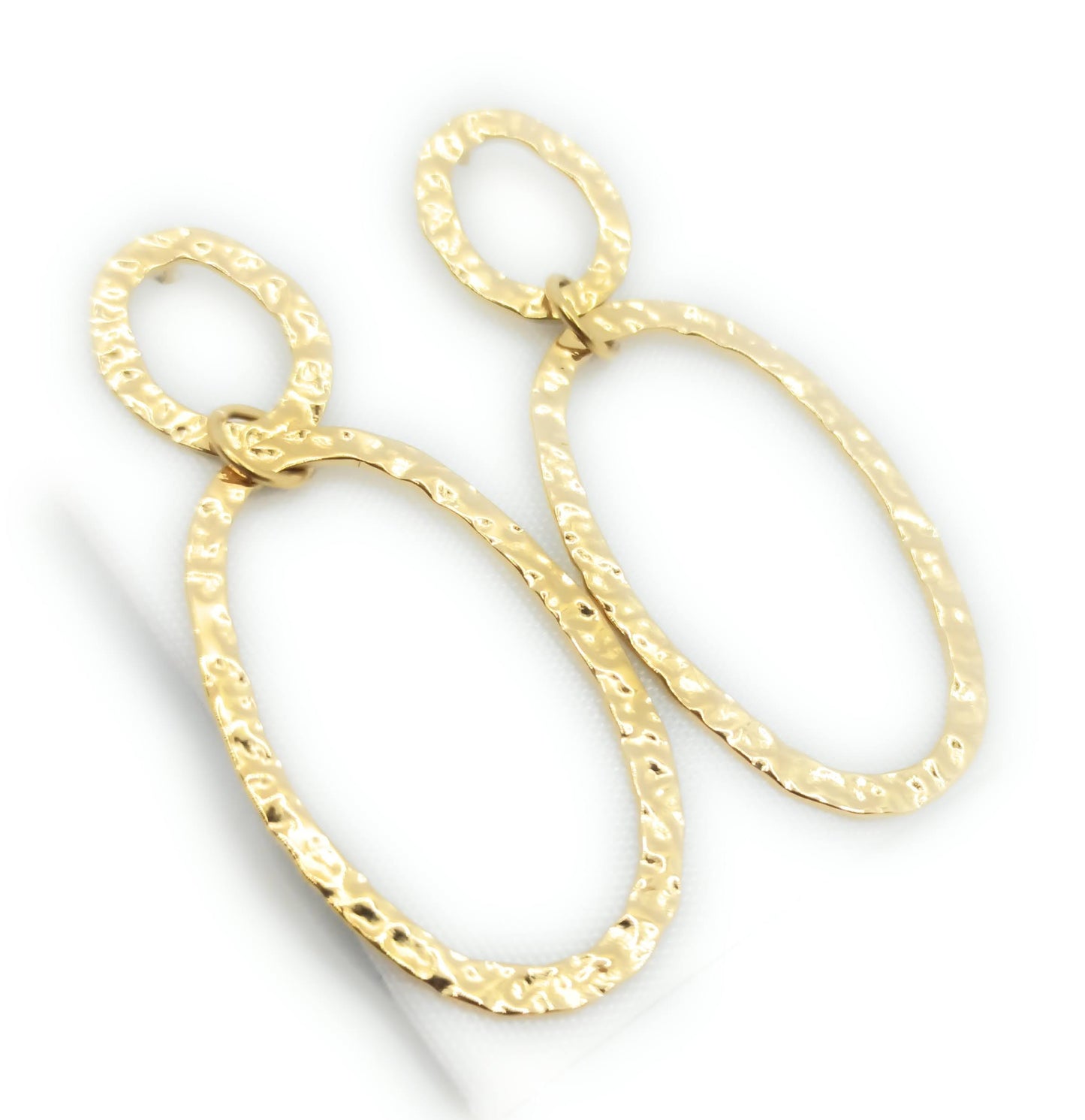 Pendientes Largos Dorados Dobles de oro tallado · Elegancia ligera y artesanal