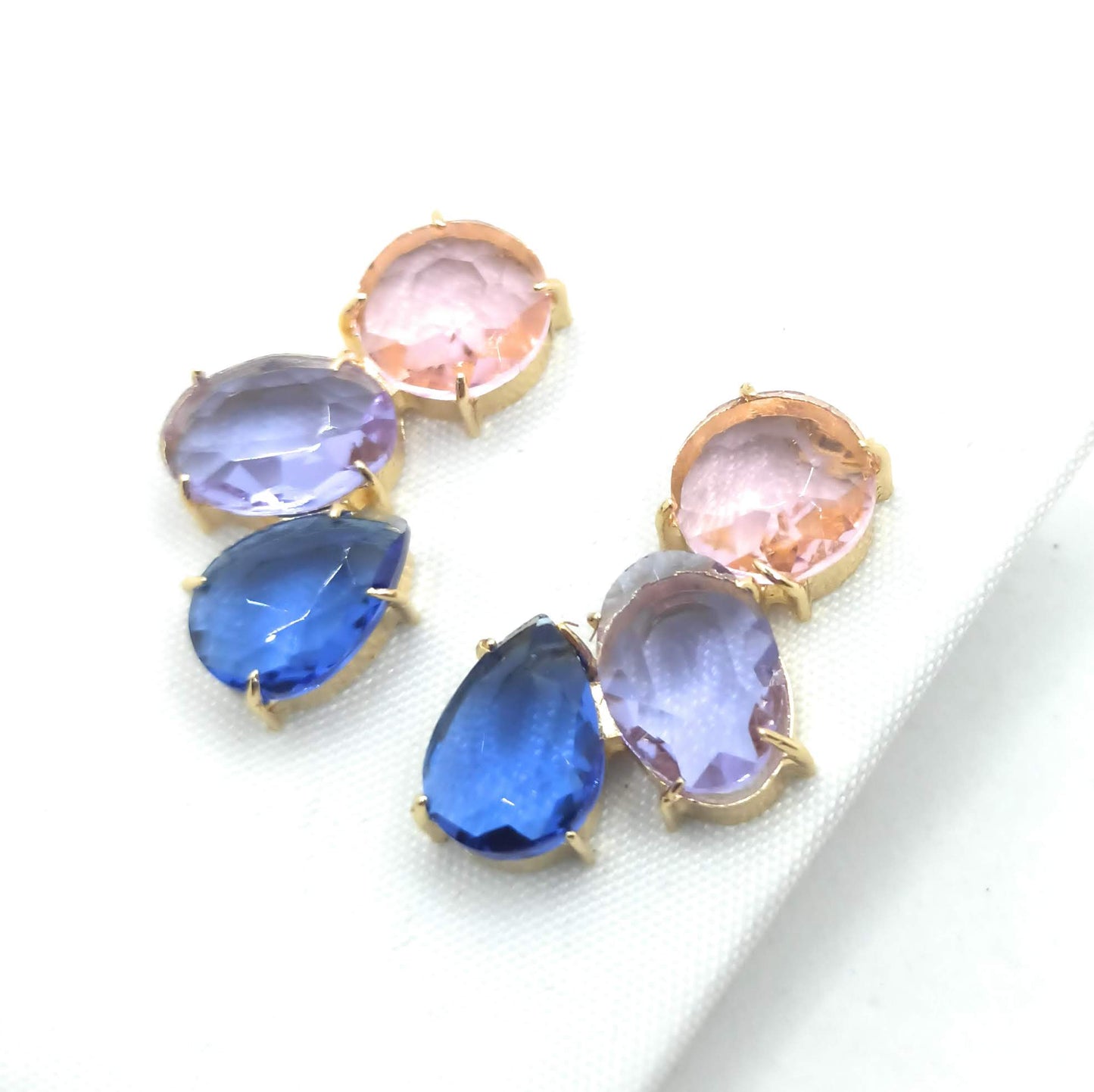 Pendientes Largos con Cristales de Colores · Rosa Lavanda Azul