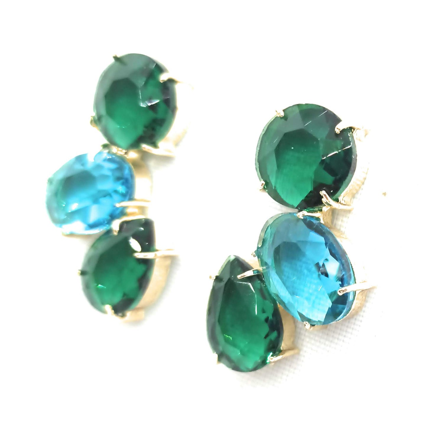 Pendientes Largos con Cristales de Colores · Verde Celeste Esmeralda