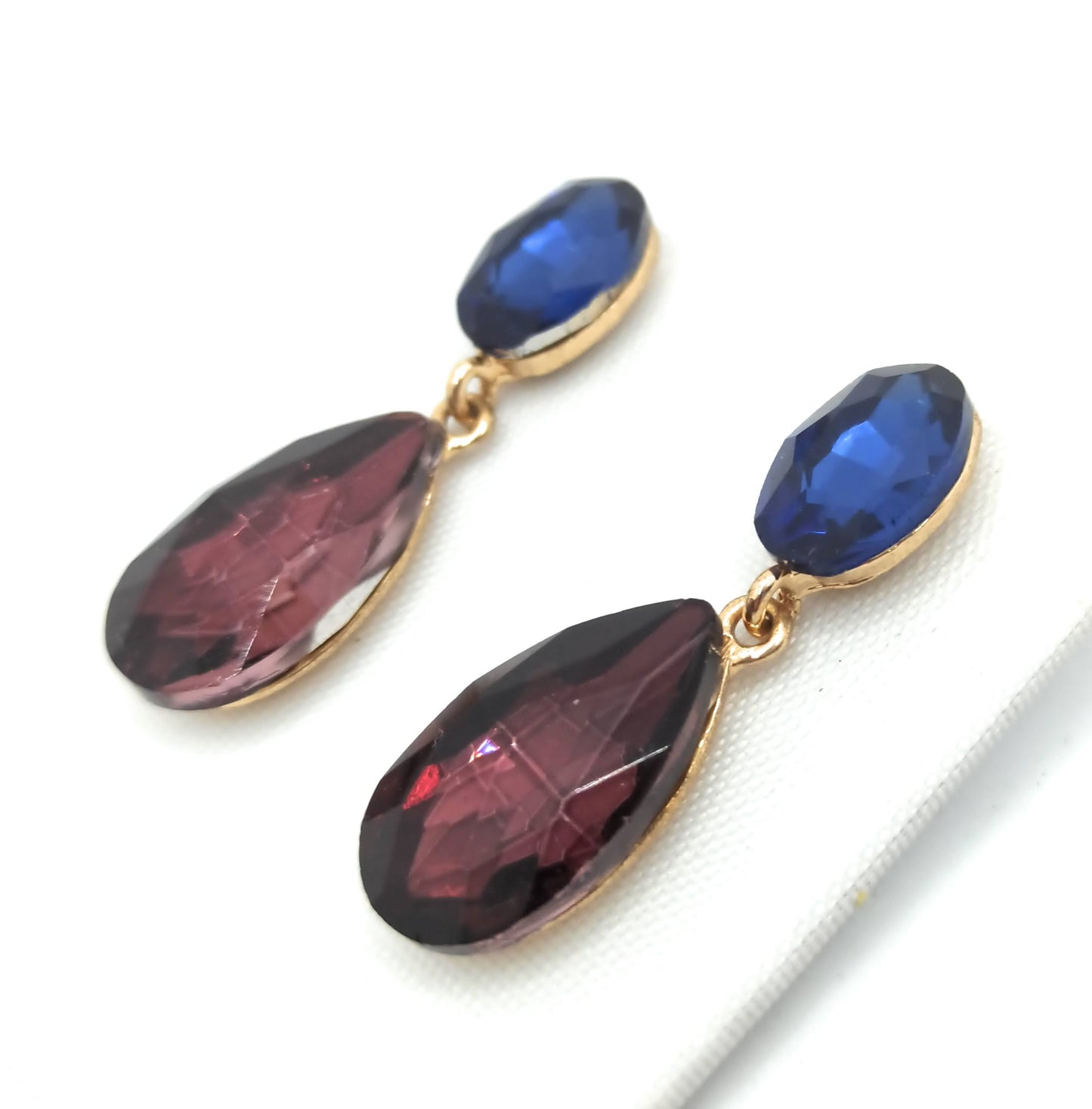 Pendientes Cristales Brillantes Lágrima · Azul Granate