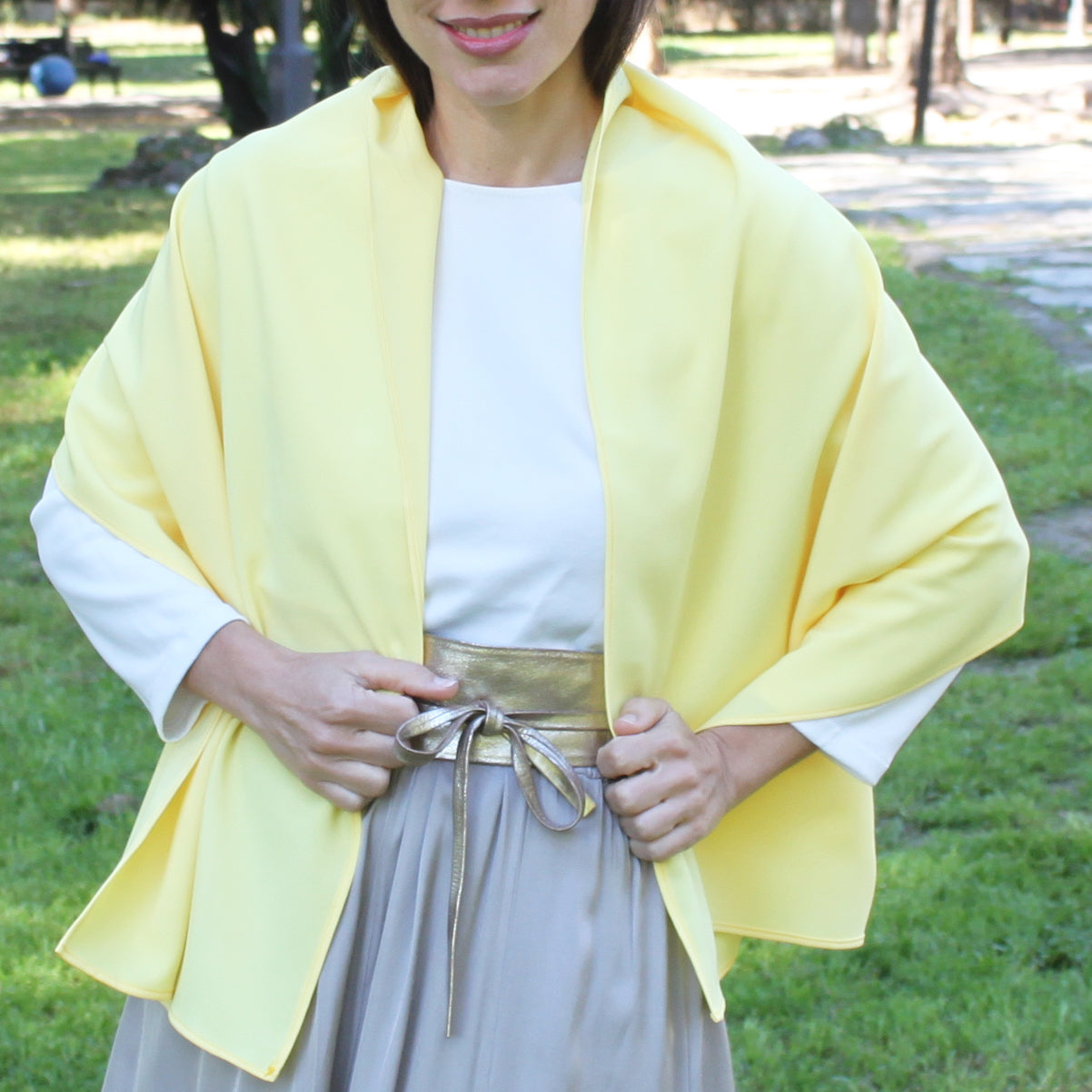 Chal de Fiesta Crepe de Seda – Elegancia Artesanal Hecha en Sevilla · Amarillo (50x150cm)