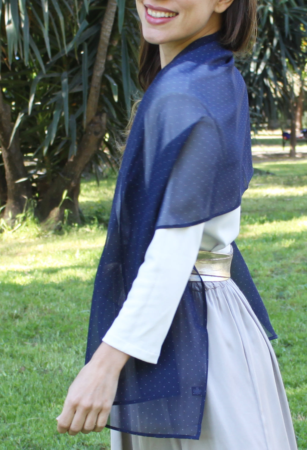 Chal de Fiesta Chifón · Azul Marino con Lunares Blancos (50x150cm)