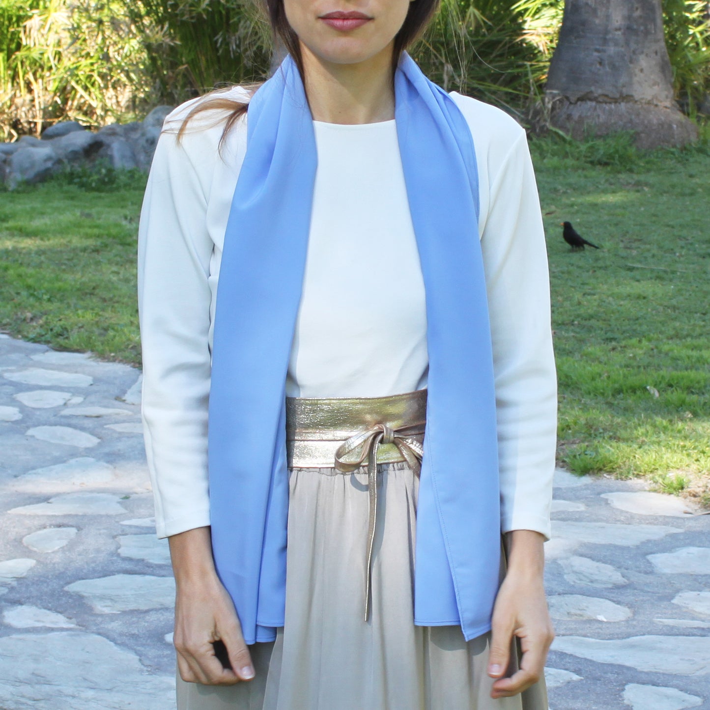 Chal de Fiesta Crepe de Seda – Elegancia Artesanal Hecha en Sevilla · Azul Cobalto (50x150cm)