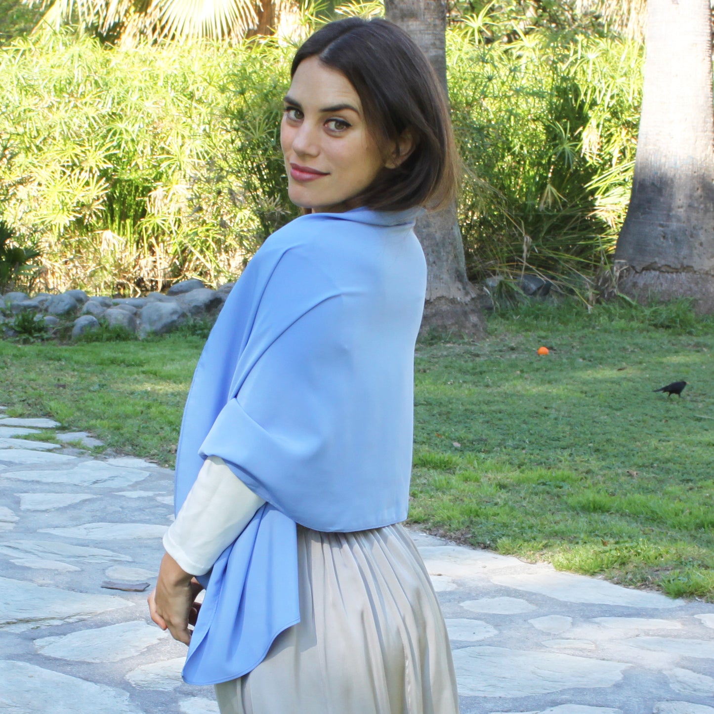 Chal de Fiesta Crepe de Seda – Elegancia Artesanal Hecha en Sevilla · Azul Cobalto (50x150cm)