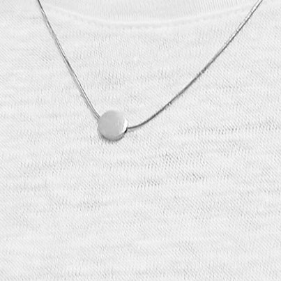 Collar Corto Plateado · Círculo