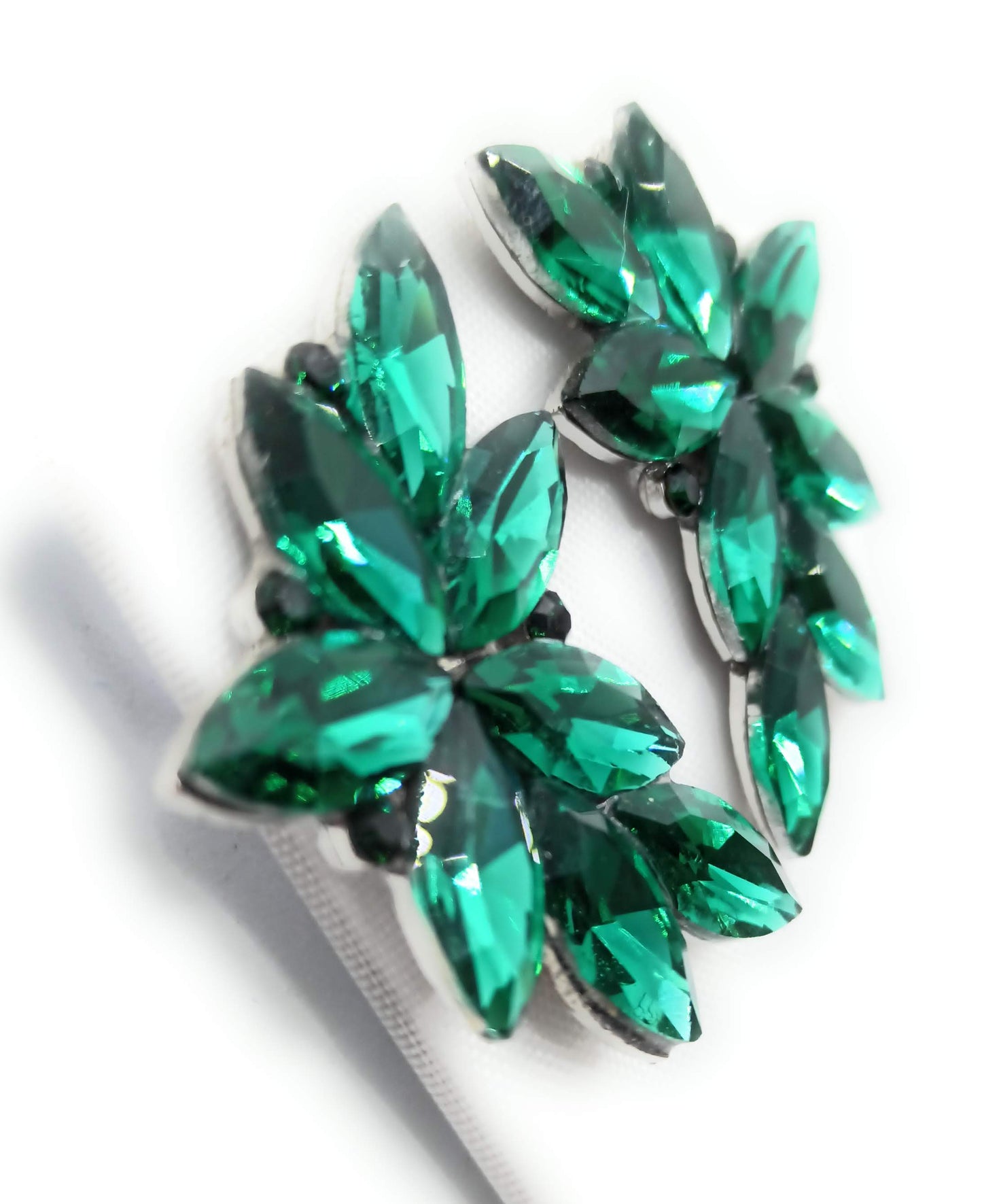 Pendientes Espectaculares Florales · Cristales Verde Esmeralda, Plata