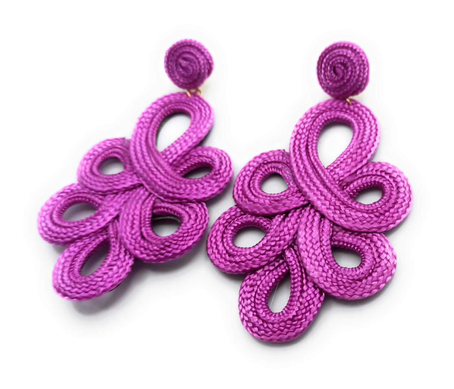Pendientes largos y ligeros de flamenca · Violeta