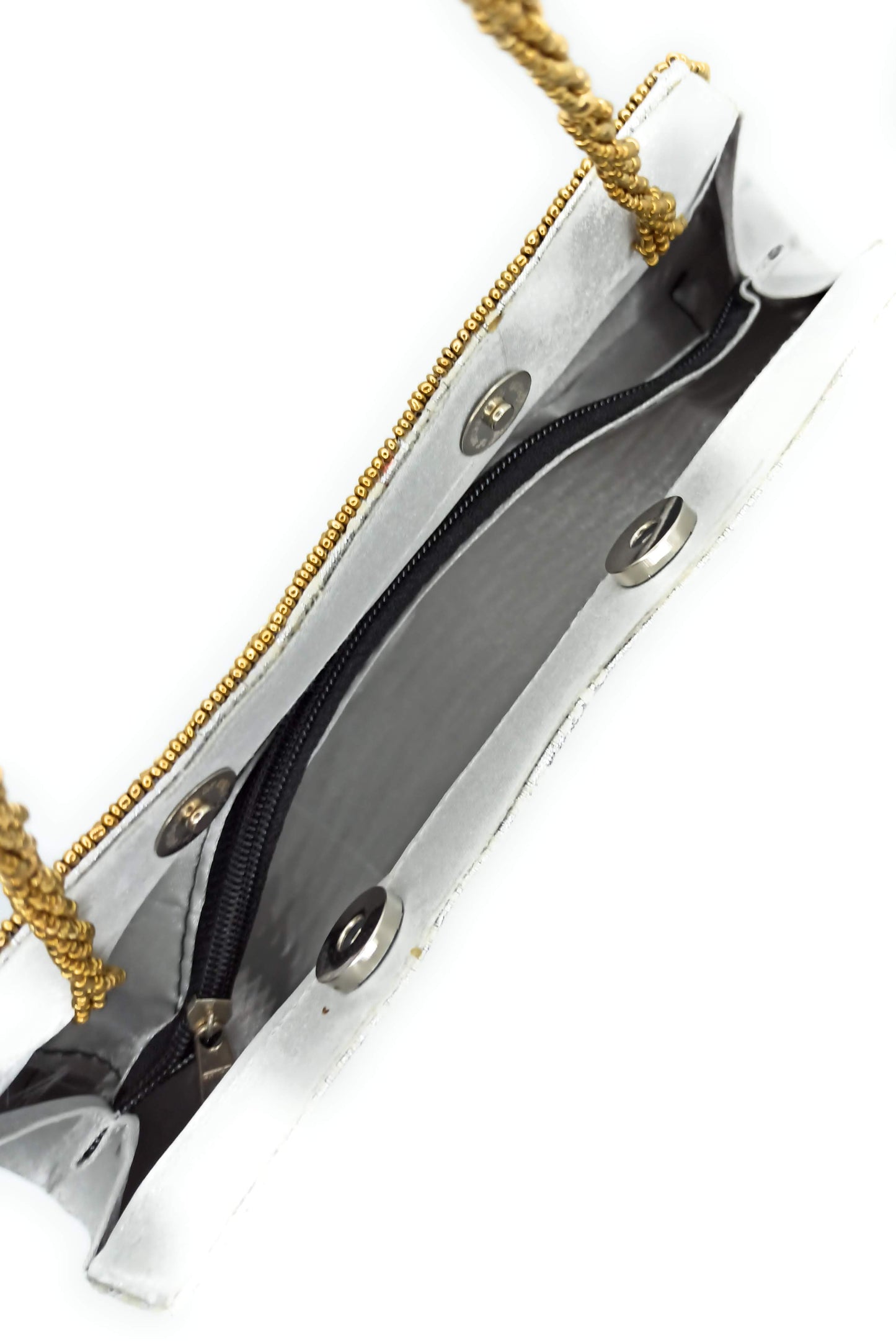 Cartera De Mano Bolso Fiesta · Artesanía étnica bordada, Trapecio Plata - Asa Corto (última unidad!)