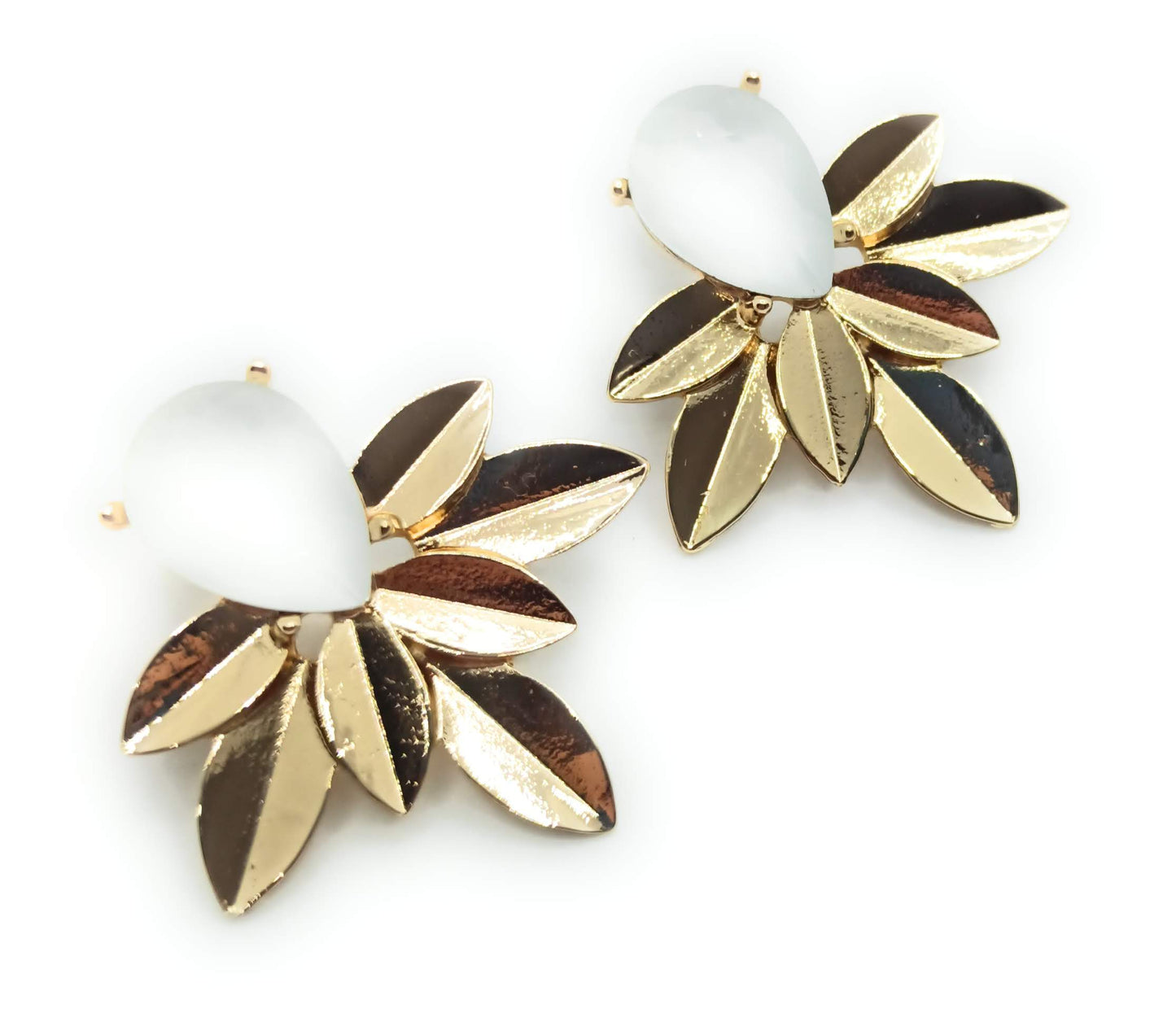 Pendientes Dorados con Cristal · Oro Hojas Laureles Blanco