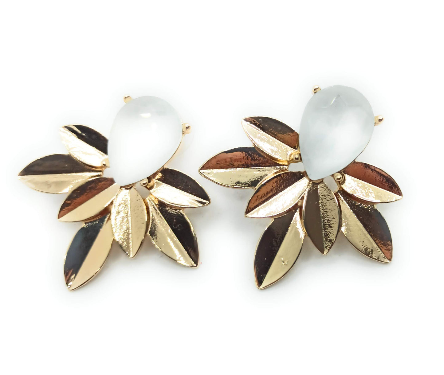 Pendientes Dorados con Cristal · Oro Hojas Laureles Blanco