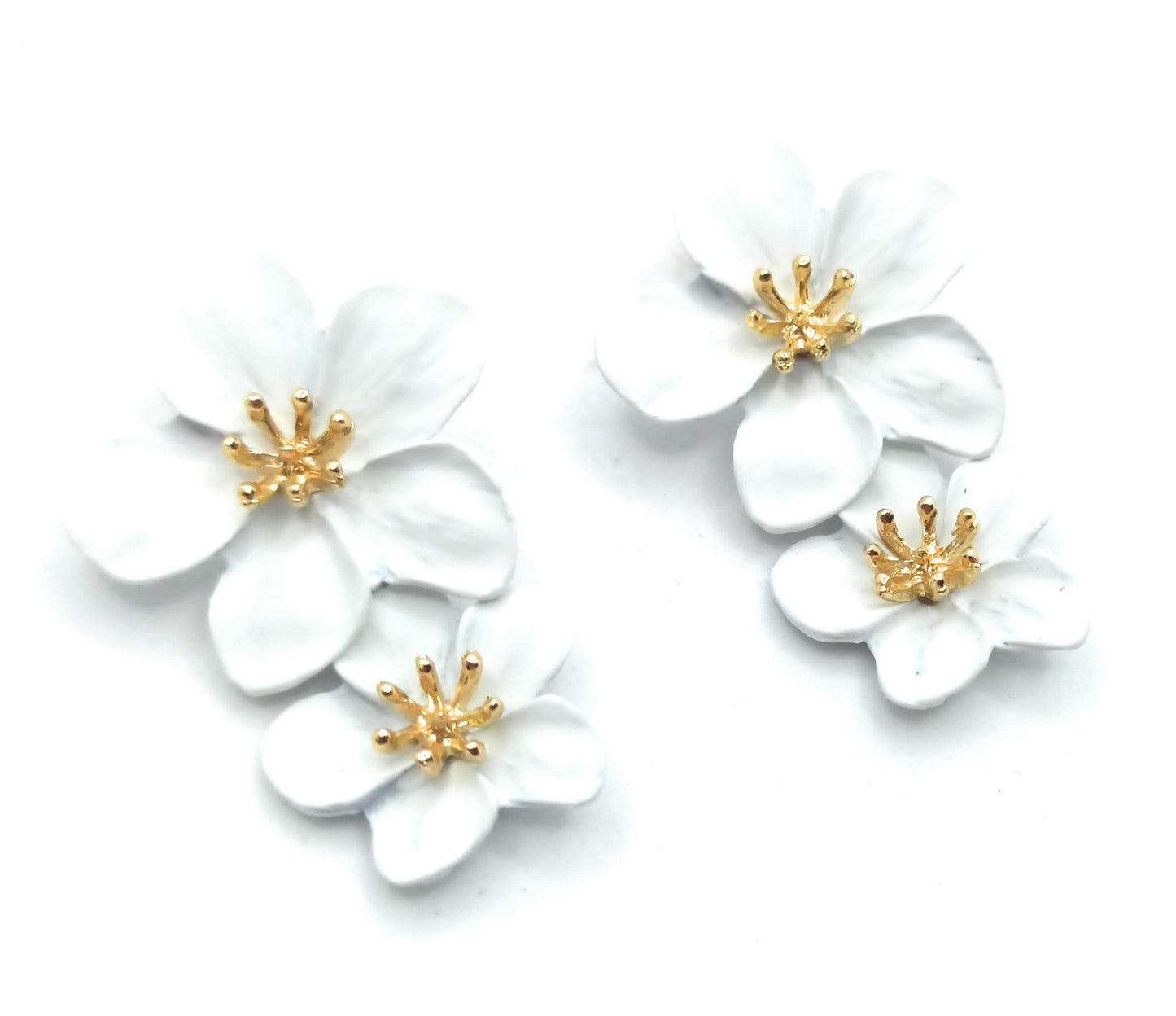 Pendientes Largos Doble Flor · Blanco