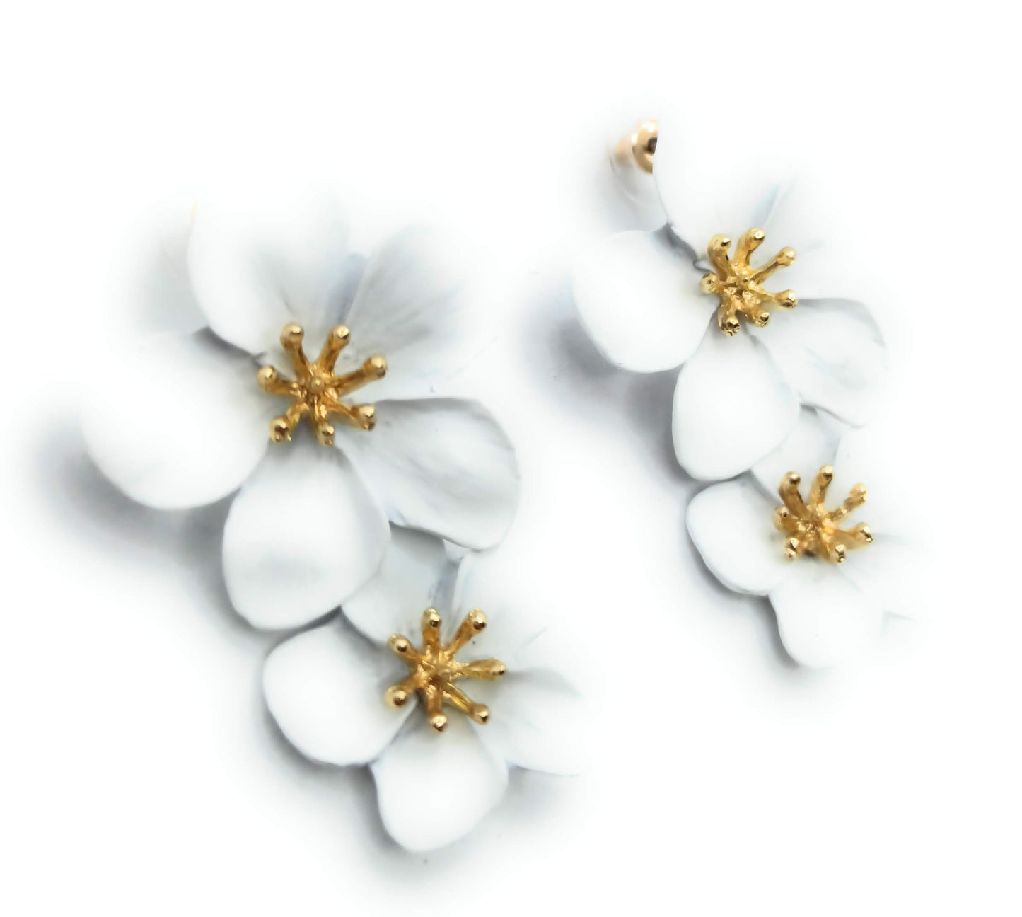 Pendientes Largos Doble Flor · Blanco