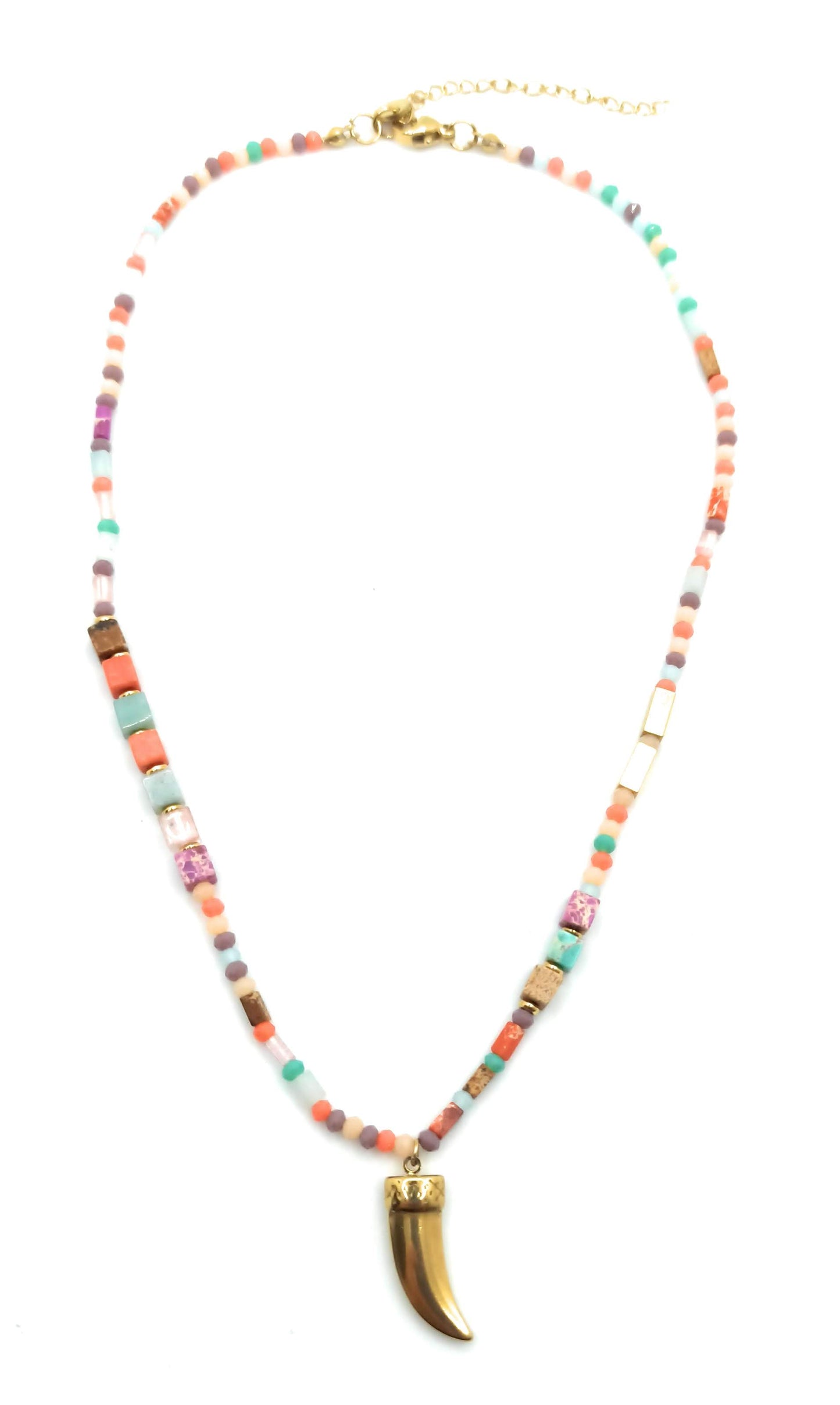 Collar Corto Cuentas de Cristales Multicolor · Colgante Dorado