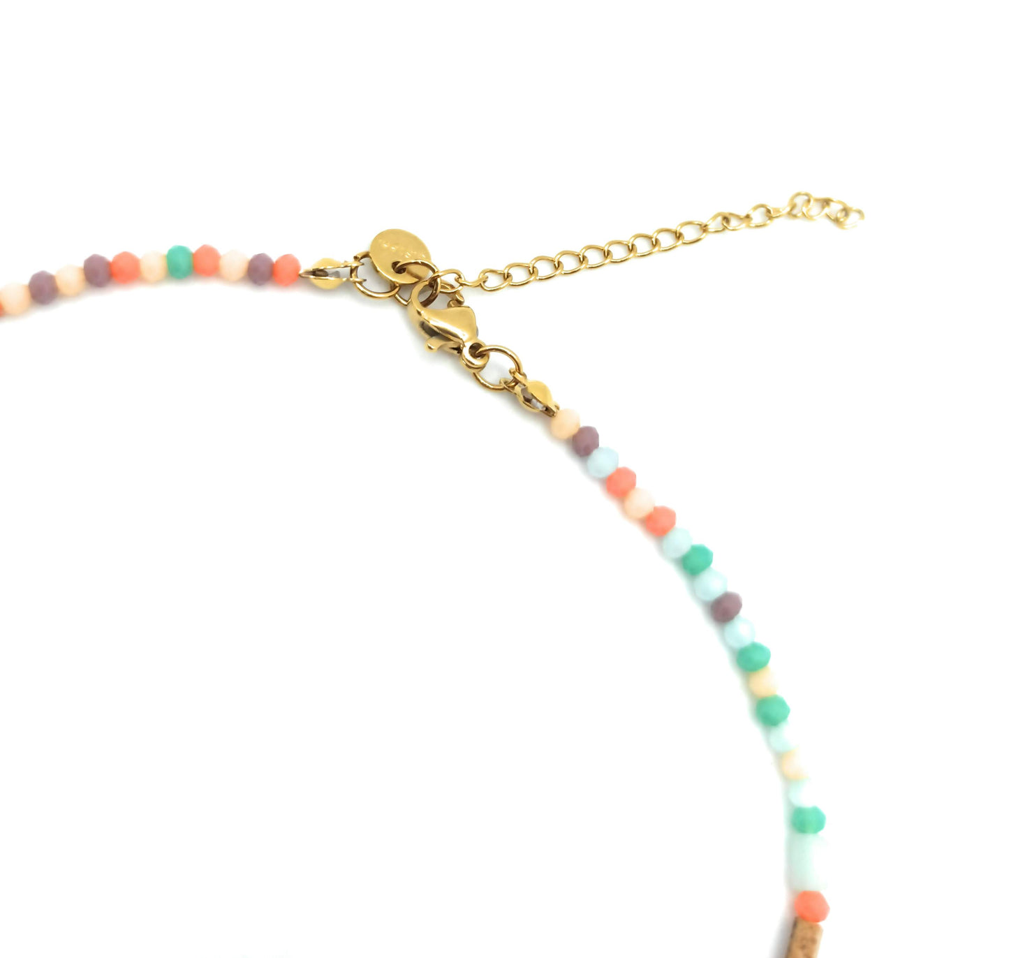 Collar Corto Cuentas de Cristales Multicolor · Colgante Dorado