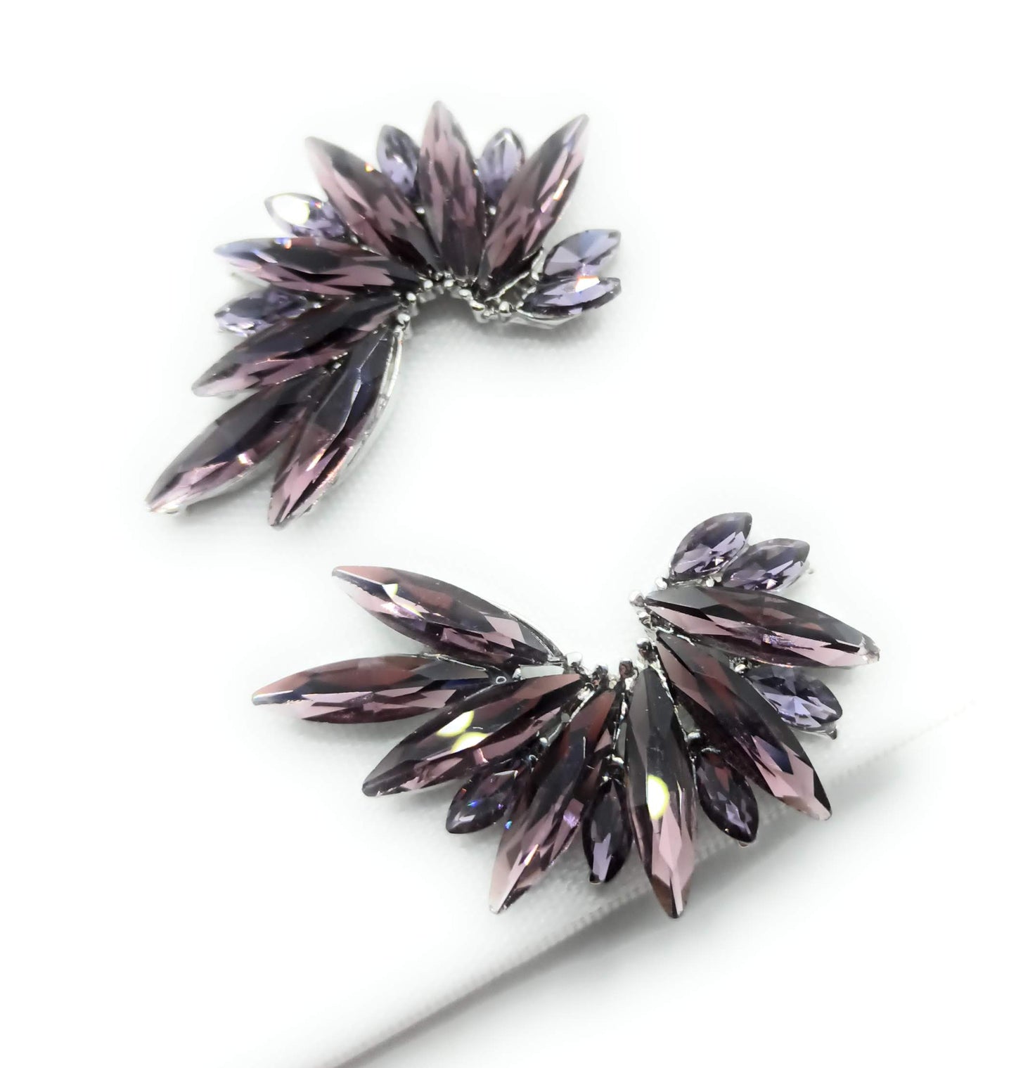 Pendientes Cristales Brillantes · Morado, Plata