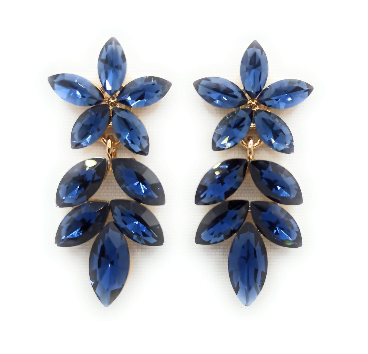 Pendientes Largos de Cristales Florales · Azul Marino, Oro